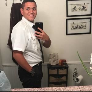 Meet your Posher, Efren